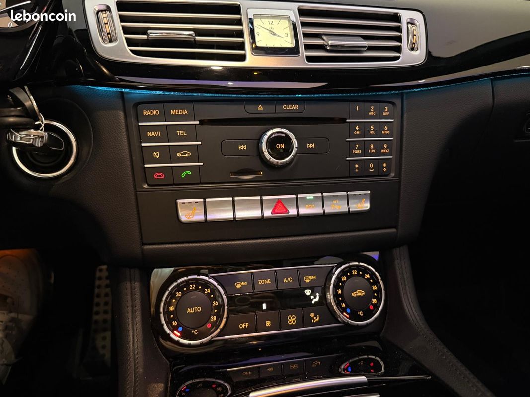 MERCEDES CLASSE CLS COUPE AMG 350d 260ch V6 3.0L 4MATIC BVA9 ANALOG CLOCK (image 33)