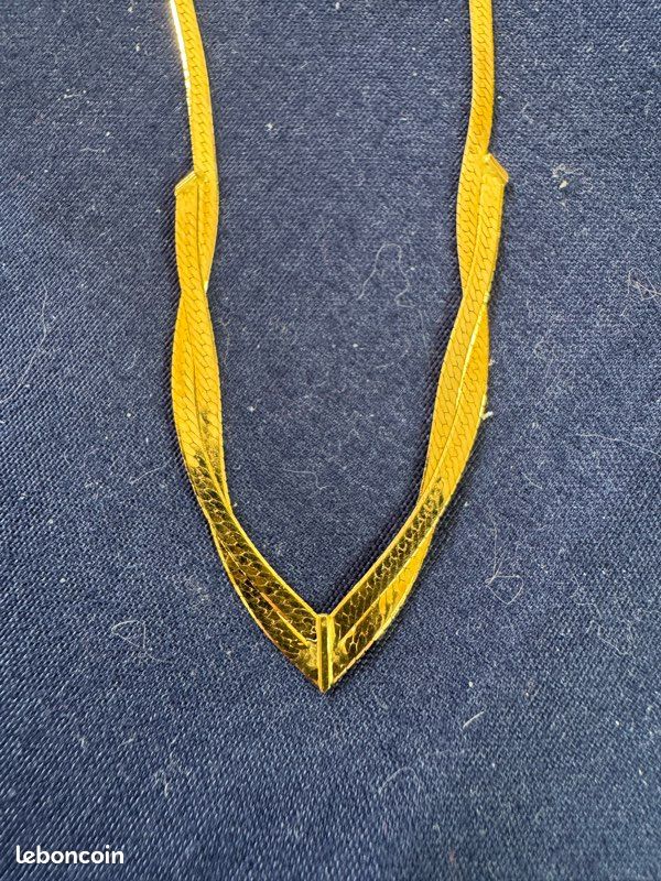 Collier Ancien Bouclier Doré Poinçonné - Modèle Chevrons 24 Q1, Chaîne Herringbone, Occasion