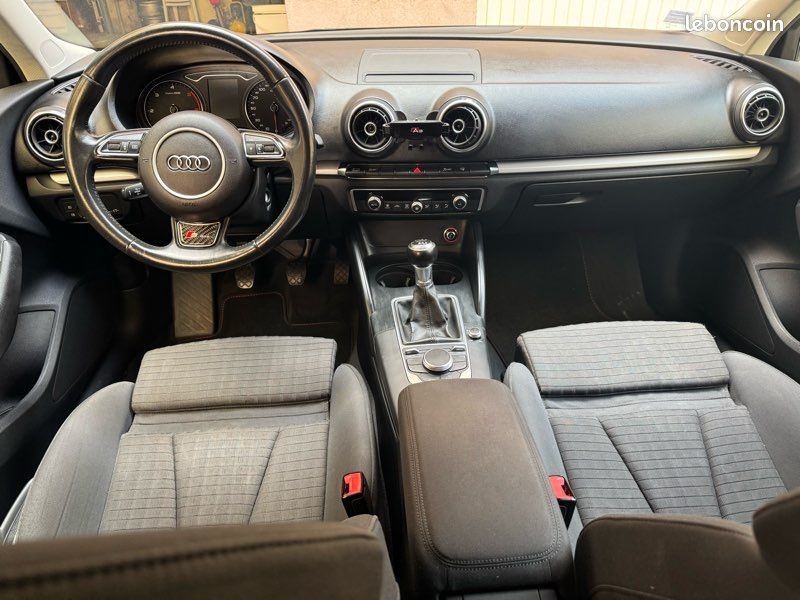 AUDI A3 8V S line 2 0 Tdi 150 CV CT OK Voitures audi-a3-8v-s-line-2-0-tdi-150-cv-ct-ok-voitures