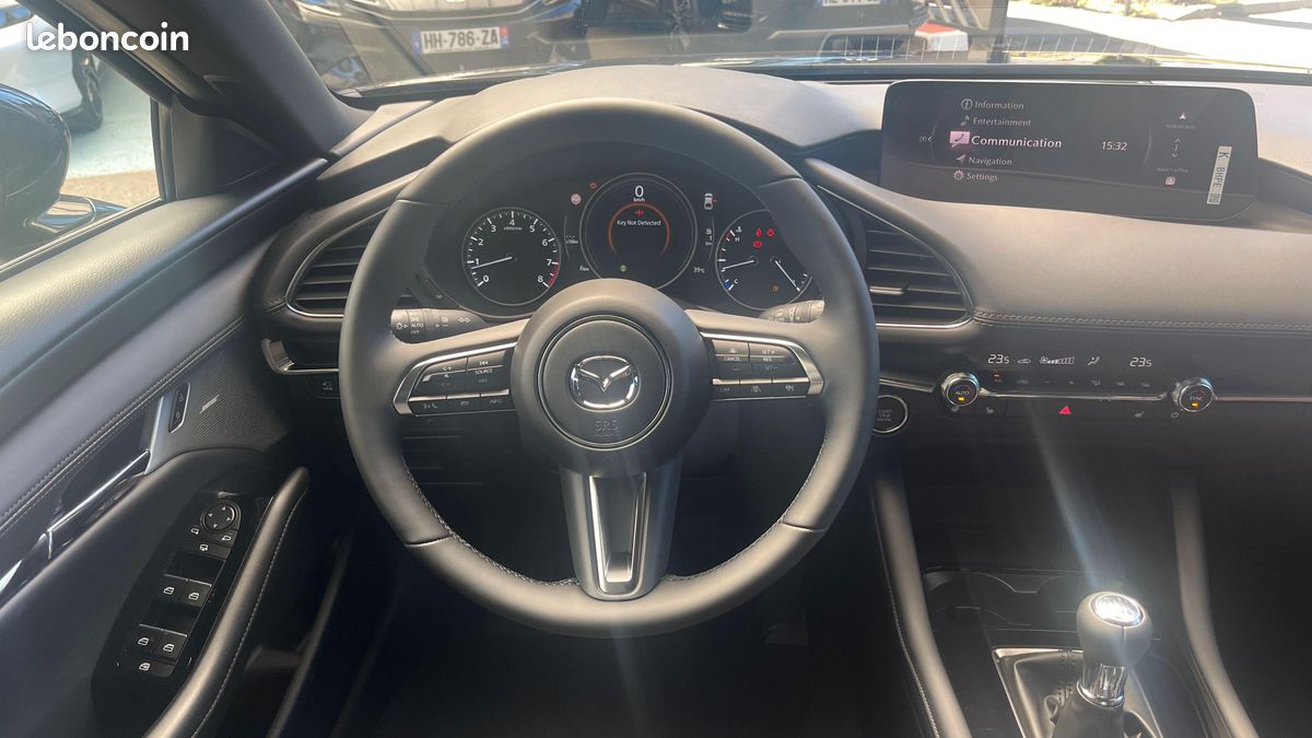 MAZDA Mazda3 5 portes 2.0L e-SKYACTIV-X M Hybrid 186 ch BVM6 Takumi (image 12)