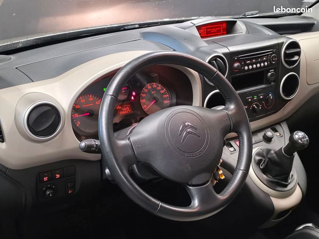 Citroën BERLINGO 1.6 VTI 120ch Exclusive - E85 (image 16)
