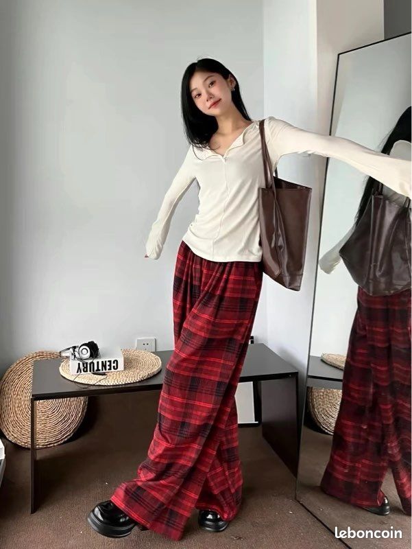 Pantalon à carreaux rouge et noir Vêtements