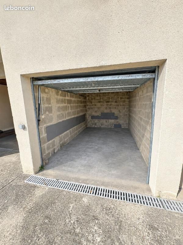 Parking 12 m² · à Villeparisis · 12 m² · 100 €/mois