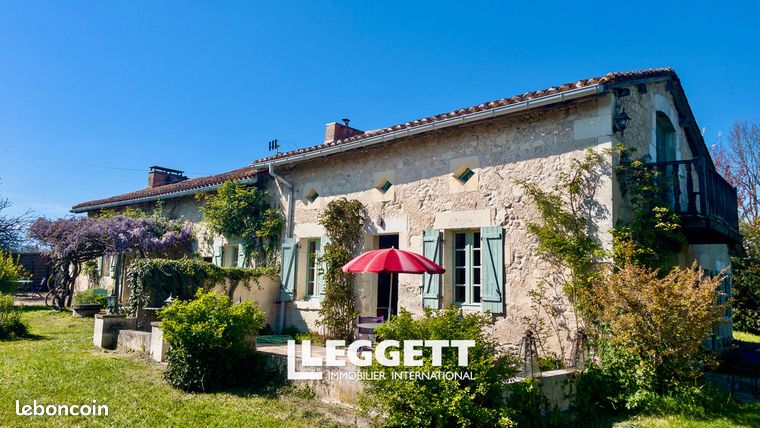Maison 8 pièces 238 m²
