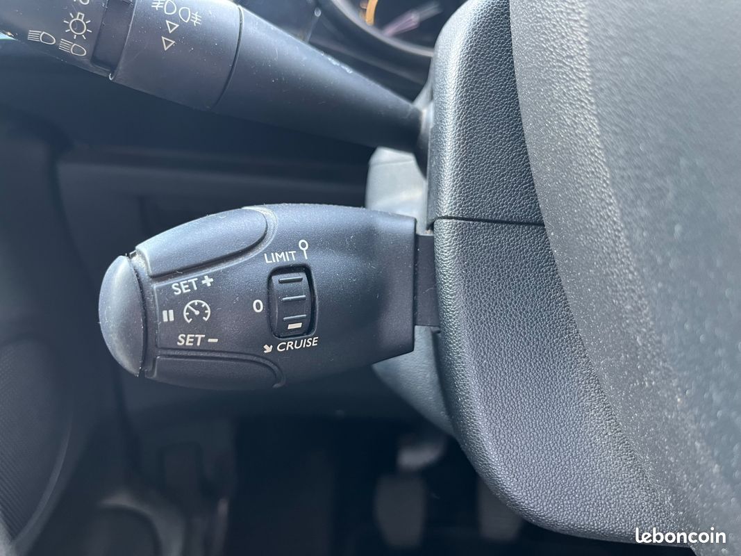 Citroen ds 3 1.6 hdi 92ch so chic/ distribution faite pour la vente (image 8)