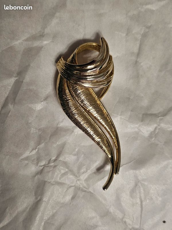 Broche Vintage Lune Métal Doré Et Argenté - Années 80-90 Occasion
