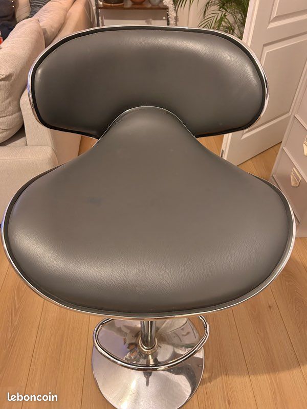 Chaise haute simili cuir (image 1)