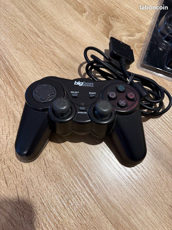 Adaptateur Multitap Bigben NEUF sous blister PlayStation 2 + 2 manettes compatibles PS1 / PS2 (image 6)