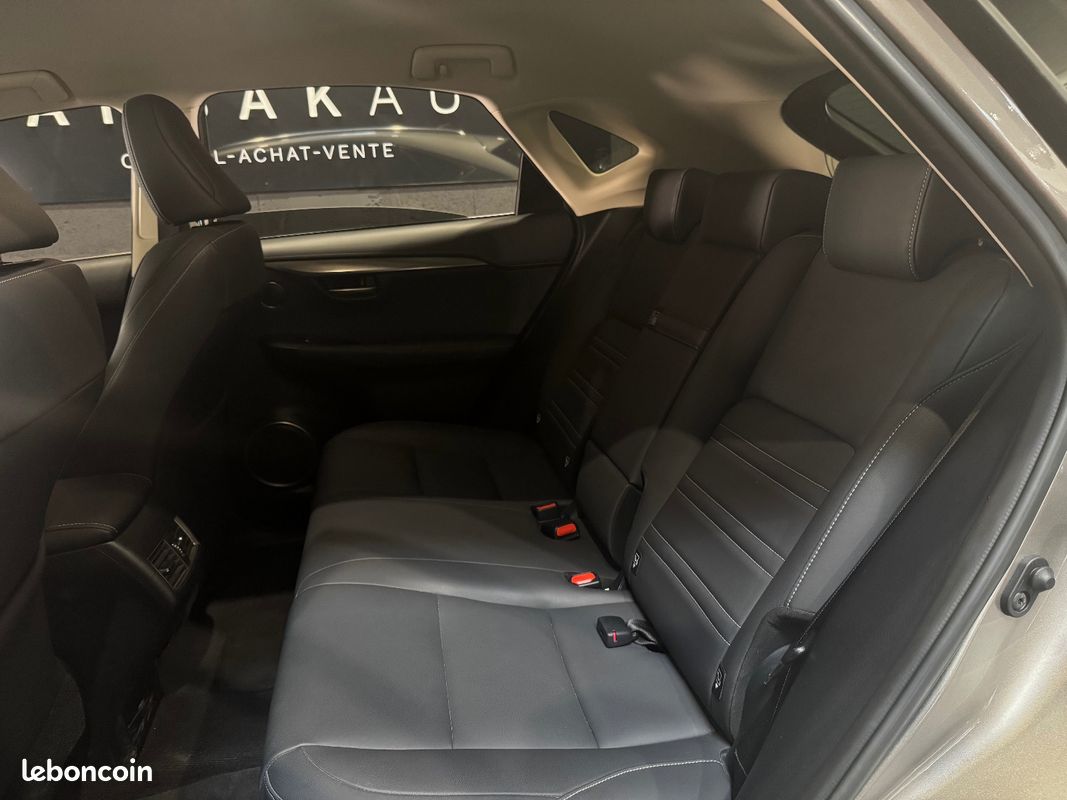 LEXUS NX MY21 300h 2WD Design Hybride (60 500 km - État irréprochable) (image 12)