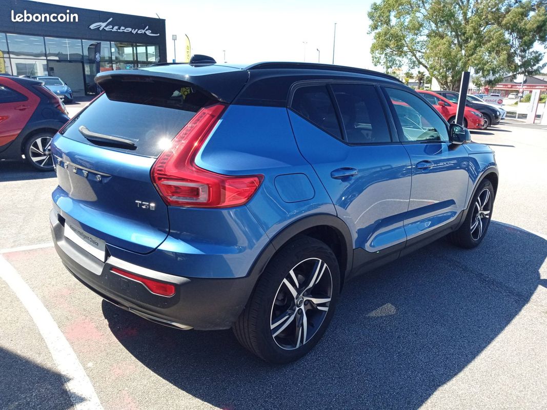 VOLVO XC40 T3 163 ch Geartronic 8 R-Design (image 5)