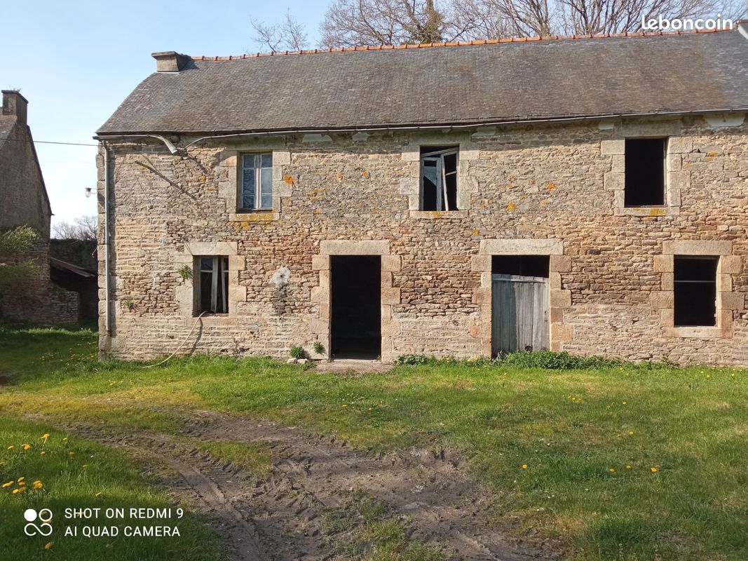 Maison 1 pièce 100 m² · à Le Mené · 100 m² · 34 000 €