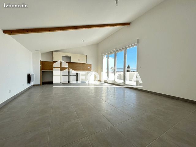 Appartement 3 pièces 76 m² · à Port-Saint-Louis-du-Rhône · 76 m² · 858 €/mois