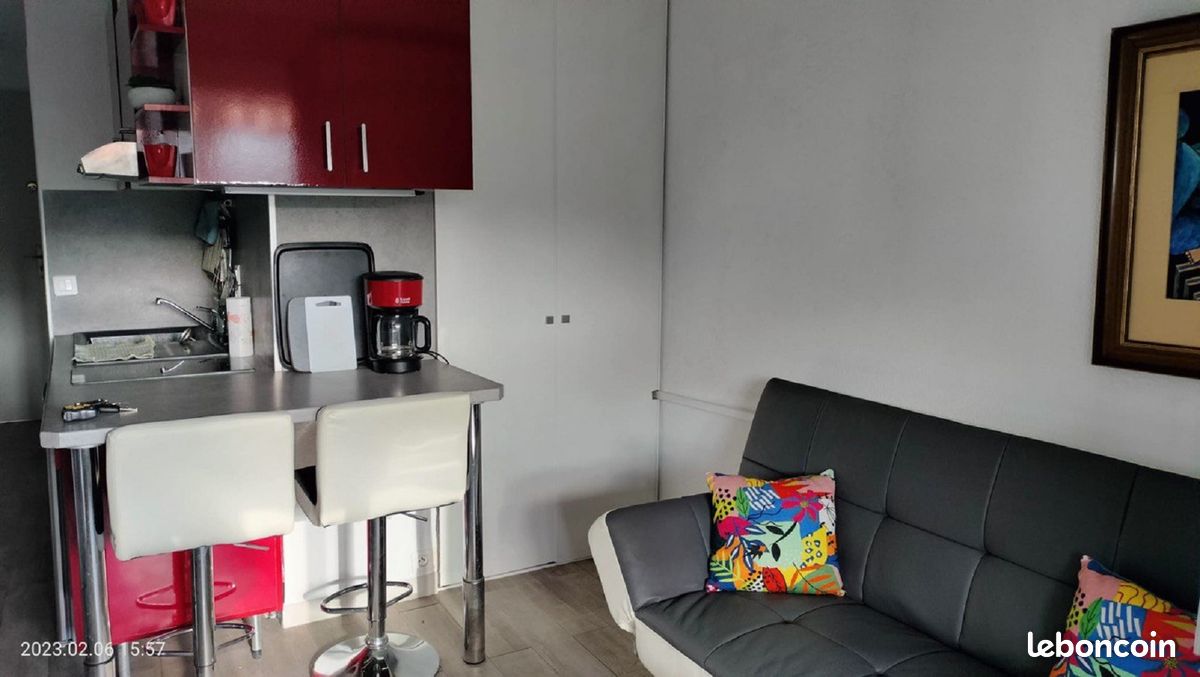 Entre ST-RAPHAEL et ST-TROPEZ, Studio pieds dans l'eau, à partir de 500E semaine (image 7)