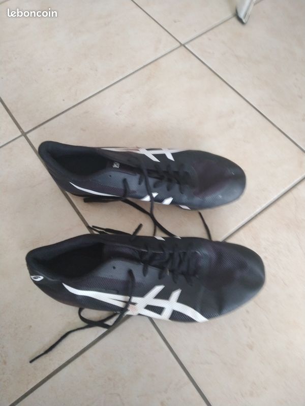 Chaussures à pointes d'athlétisme (image 1)