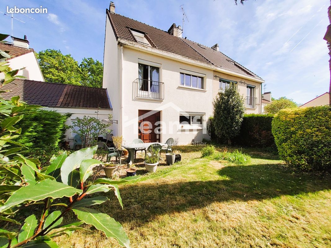 Maison 7 pièces 152 m² · à Maurepas · 152 m² · 365 000 €