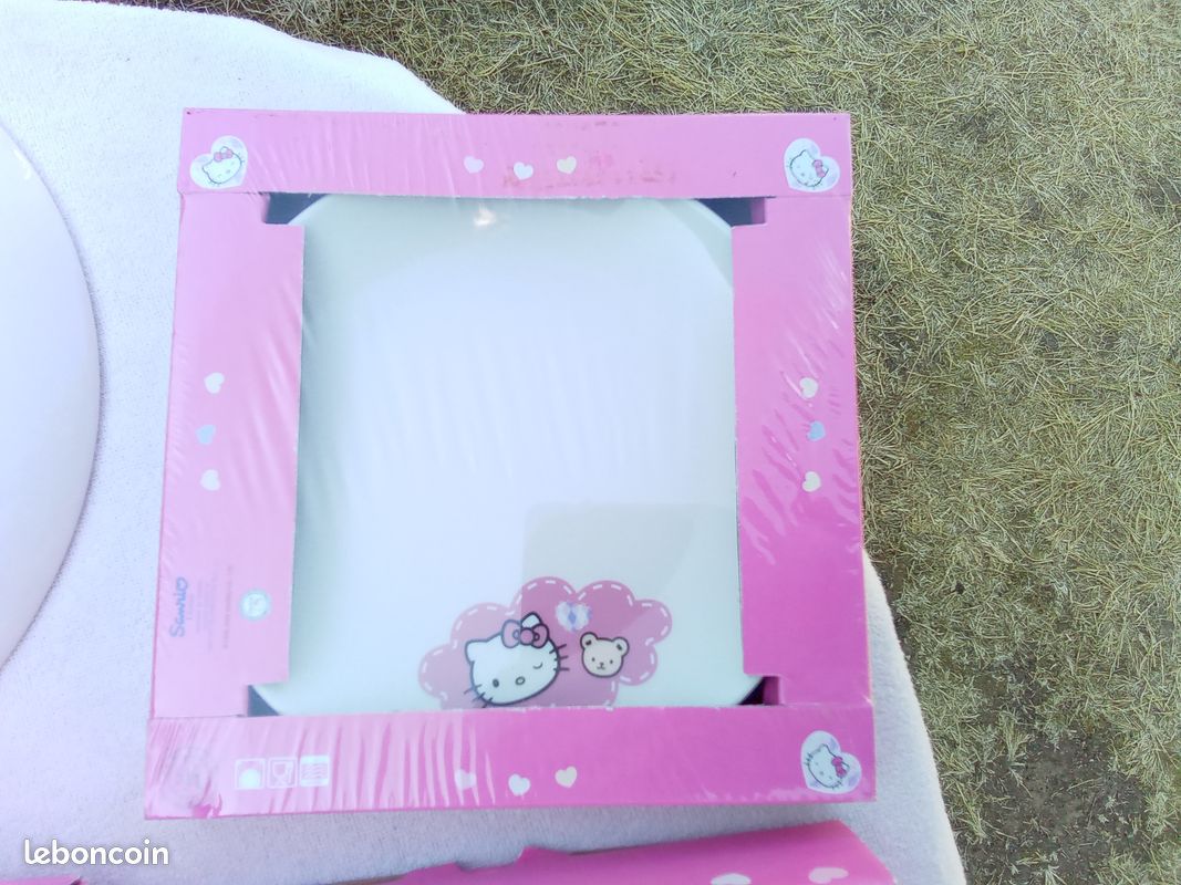 Lot de vaisselle Hello Kitty Party neuf vintage (image 13)