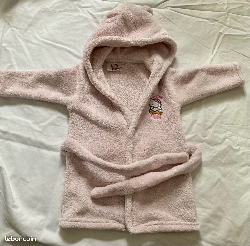 Peignoir hello kitty bebe mois (image 1)