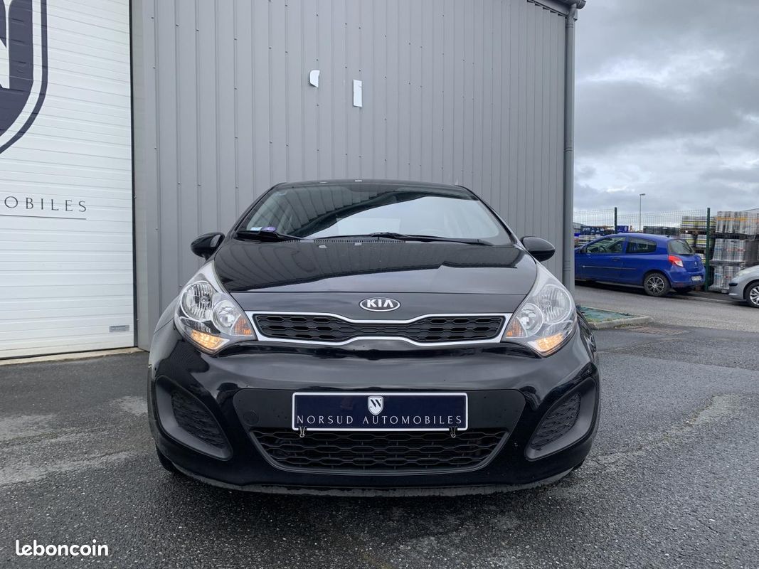 KIA RIO 1.2i 85 CH Style (image 8)