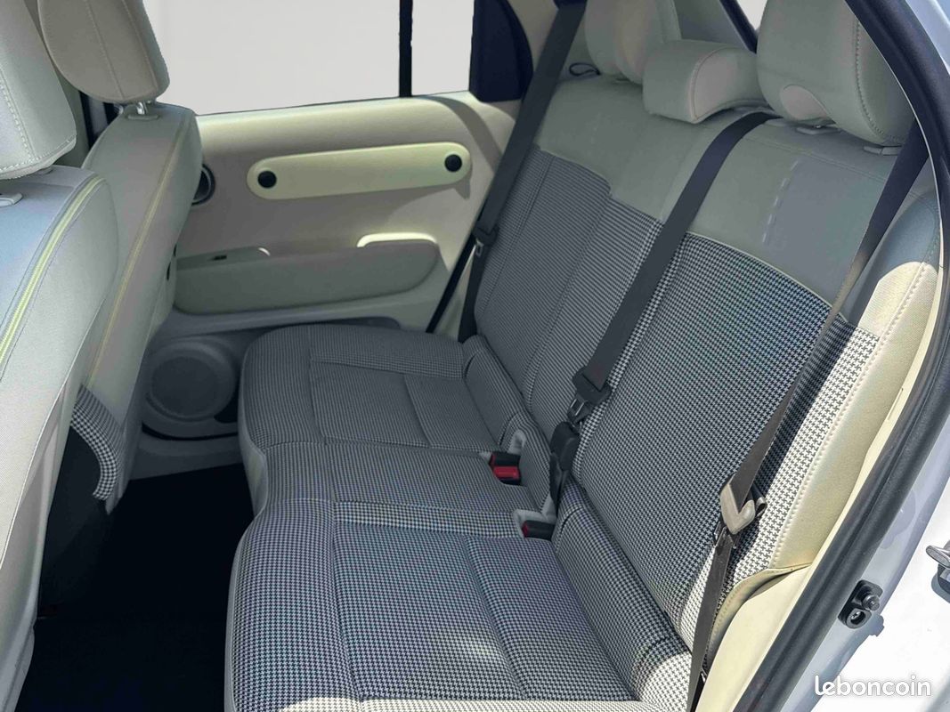 HYUNDAI 49 kWh 5 pl. Creative 5P Creative (image 12)