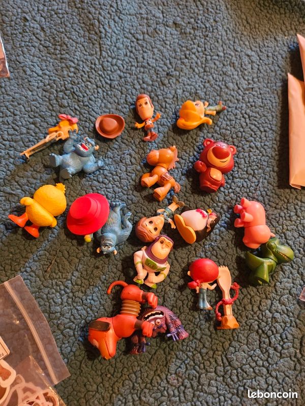 Lot pour creation - figurines et autocollants (image 1)