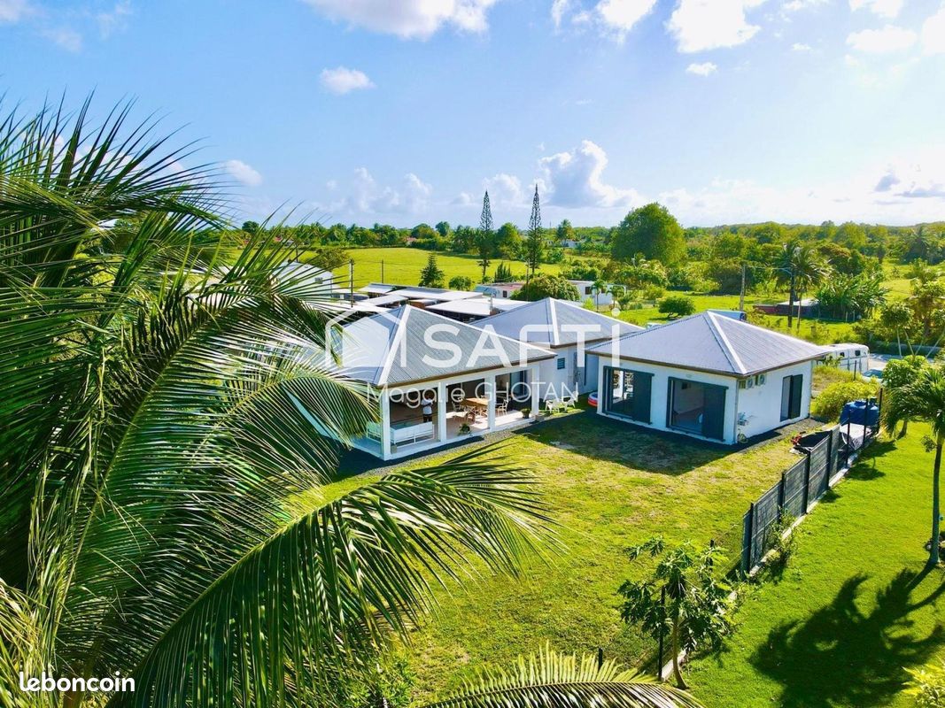 Maison 5 pièces 176 m² · à Le Moule · 176 m² · 579 000 €