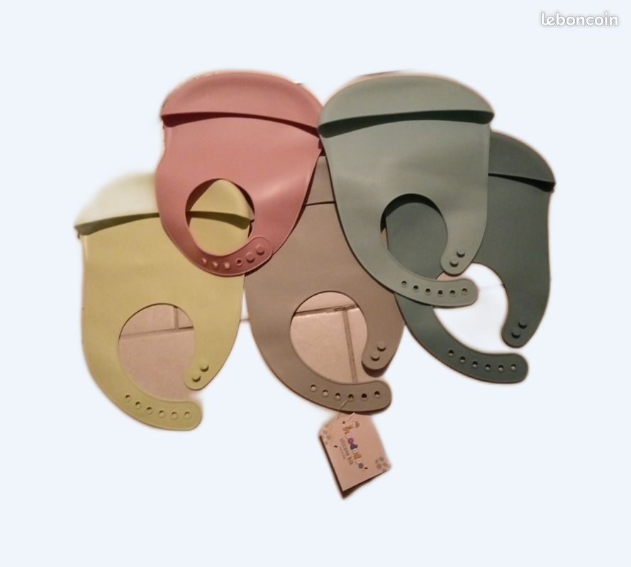 Bavoir en plastique récupérateur (image 1)