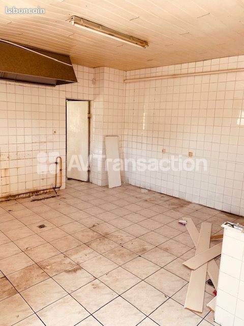 Bâtiment à usage de commerce bar/ resto/autres + Habitation (image 7)