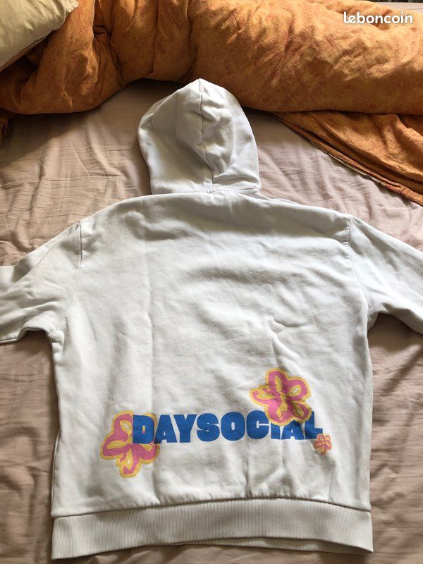 Sweat à capuche blanc (image 3)