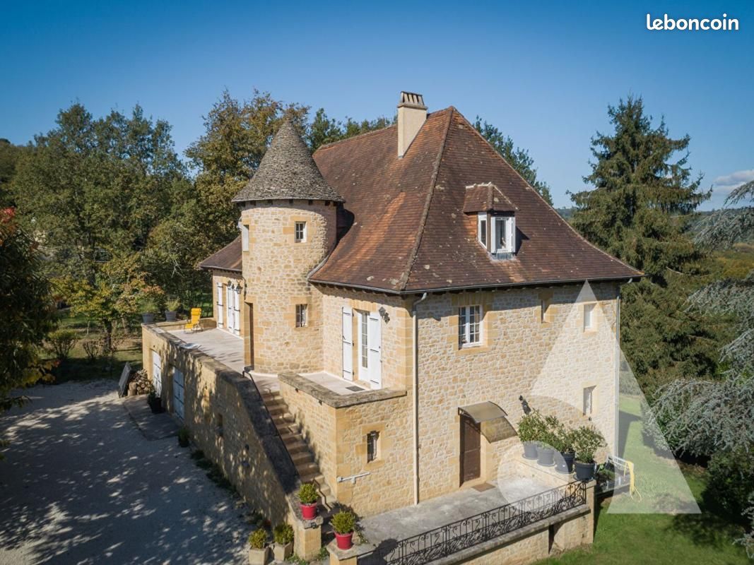 Maison 8 pièces 217 m² · à Sarlat-la-Canéda · 217 m² · 460 331 €