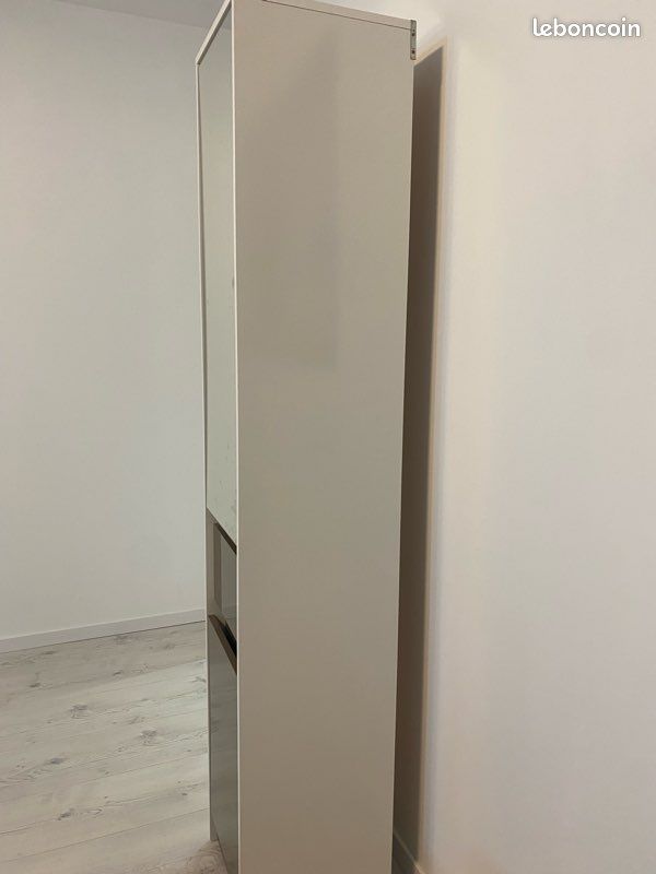 Armoire avec miroir (image 2)