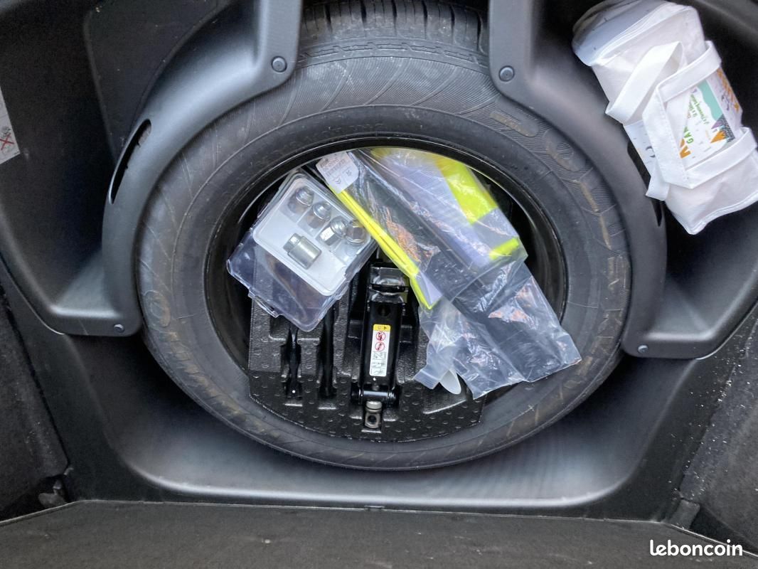 Jeep Grand Cherokee 3.0 CRD V6 4WD 250 CH PH2 BVA SUMMIT GARANTIE 6 MOIS / REPRISE POSSIBLE (image 18)