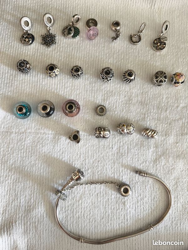Bracelet argent Pandora et charms (image 1)