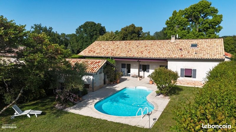 Maison 7 pièces 128 m² · à Replonges · 128 m² · 420 000 €