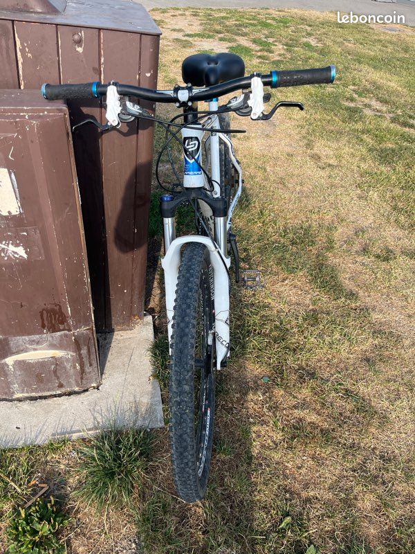 Vélo Lapierre tecnic 700 (image 2)