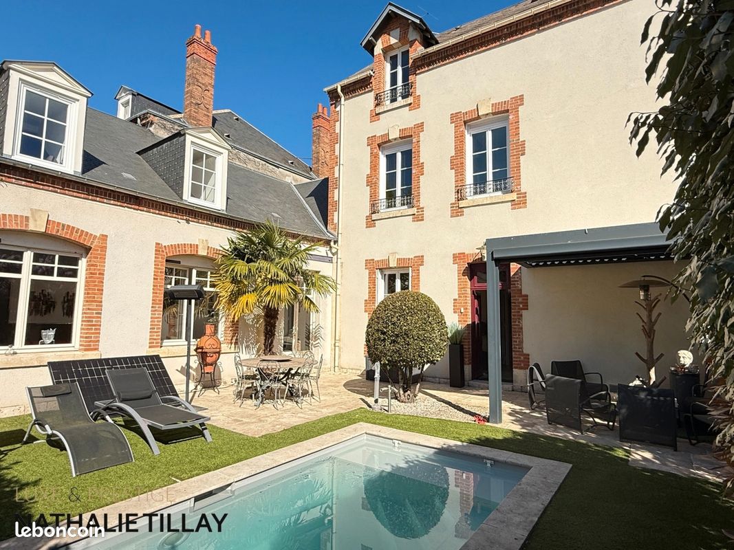 Maison 8 pièces 235 m² · à Orléans · 235 m² · 749 000 €