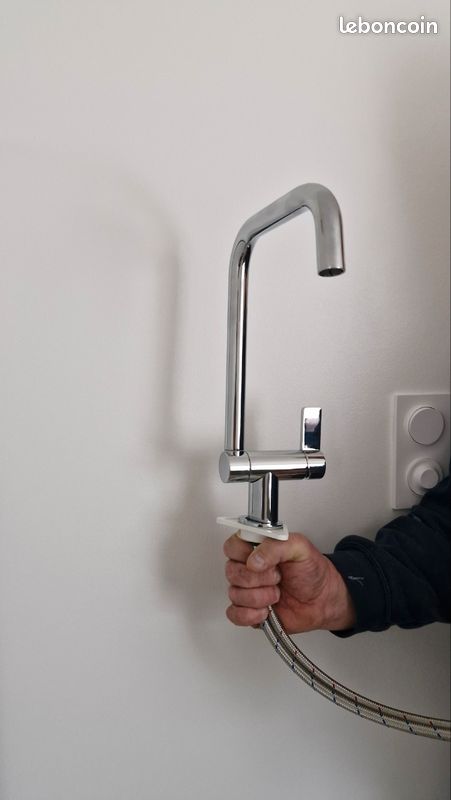 Robinet de cuisine pivotant et basculant (image 1)