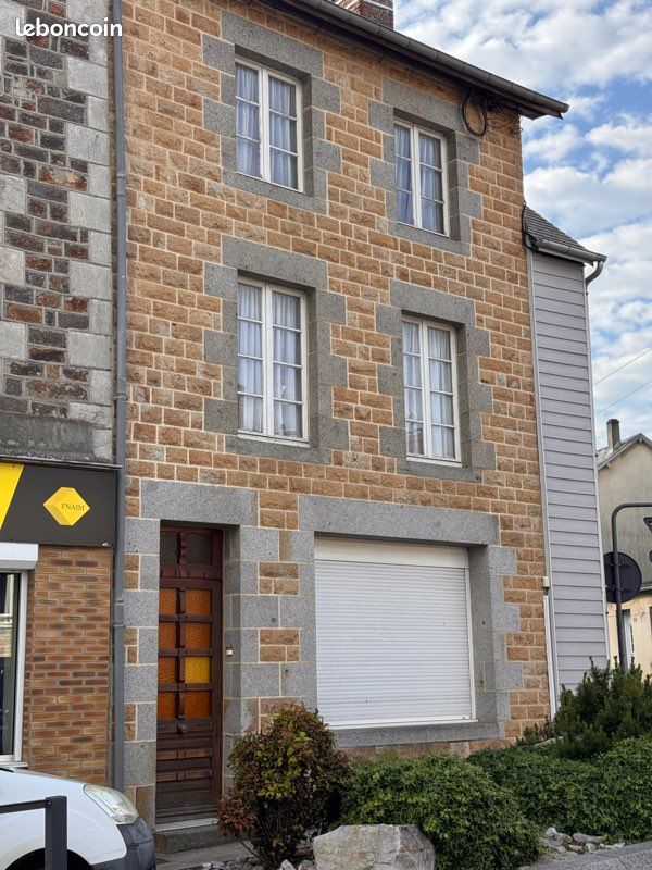 Maison 9 pièces 182 m² · à Bréhal · 182 m² · 210 000 €