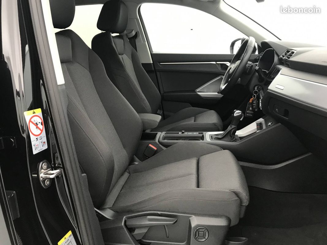 AUDI Q3 45 TFSIe 245 ch S tronic 6 Design (image 12)