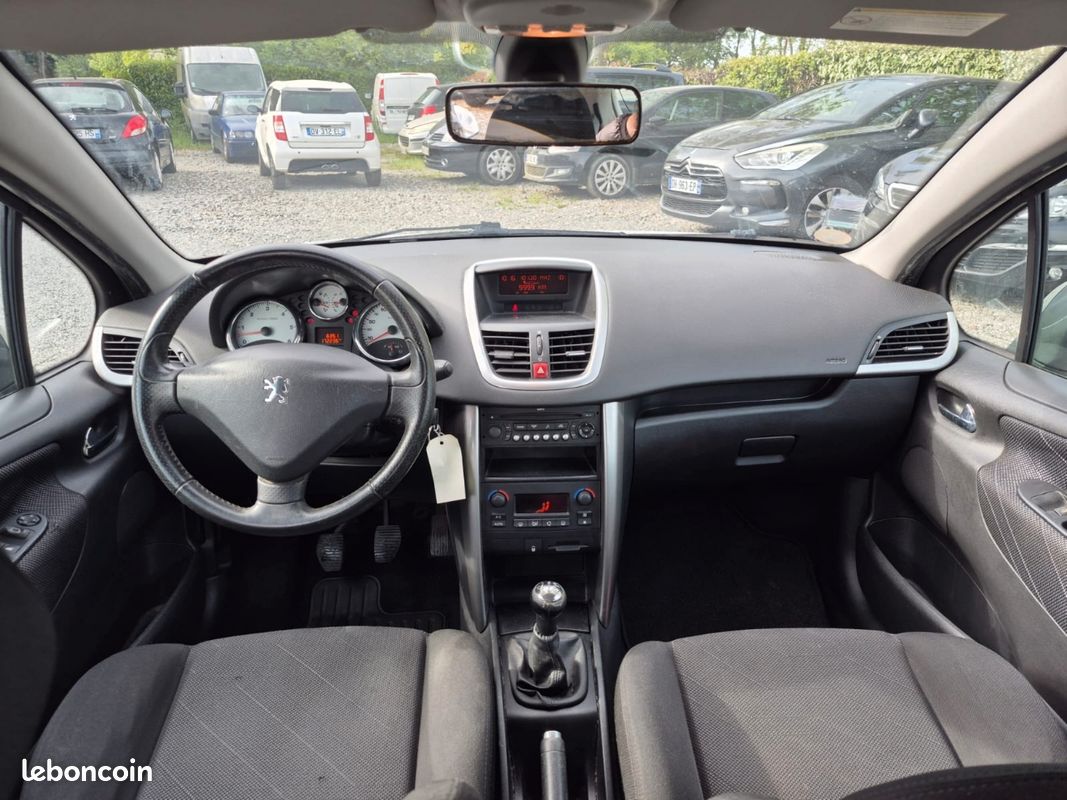 Peugeot 207 1.4 HDi 70 cv (image 6)