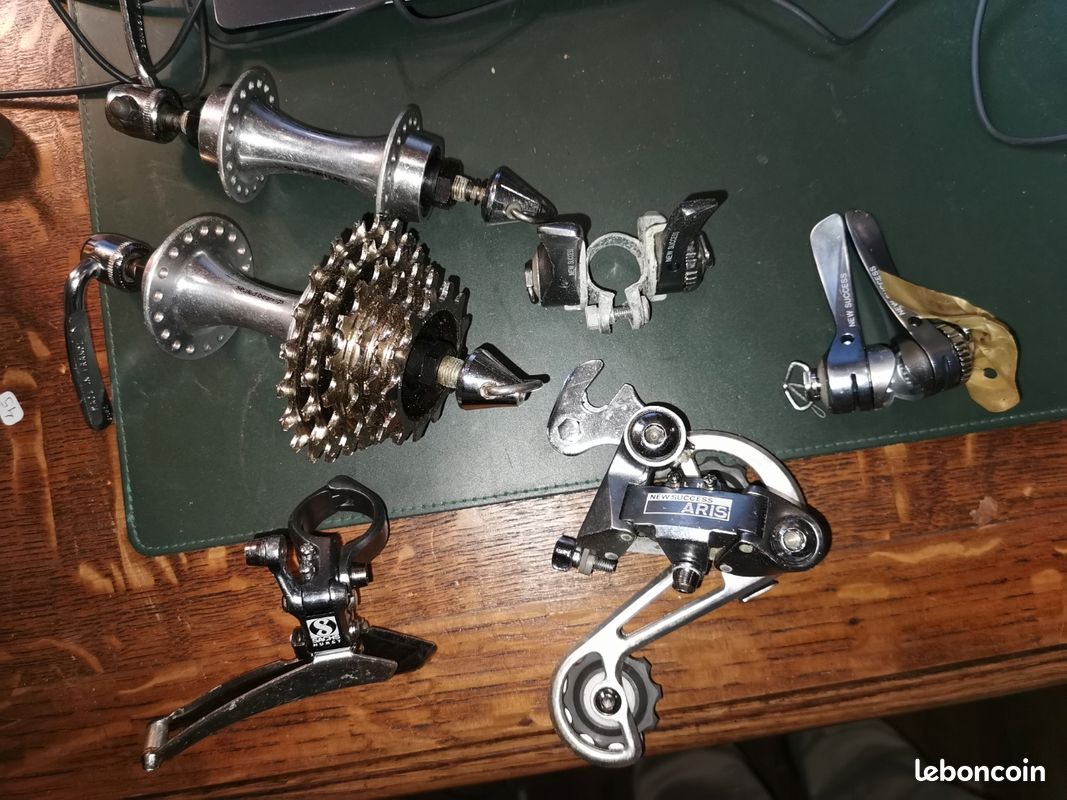Compteur cyclomètre Sachs Huret Multitoo, neuf de l'epoque, dans