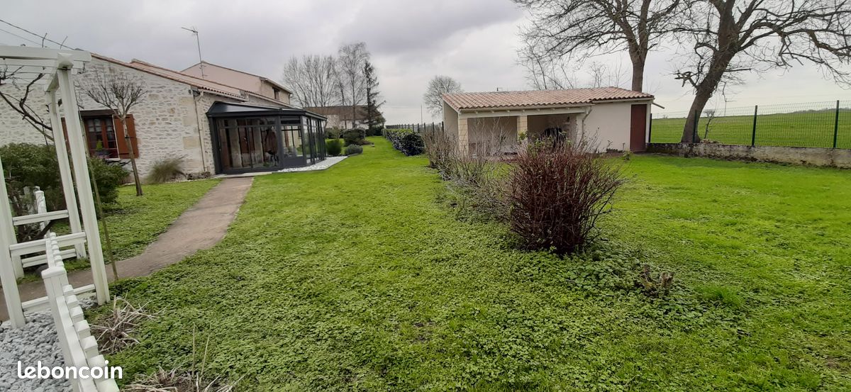 Maison 5 pièces 205 m² · à Les Nouillers · 205 m² · 305 000 €