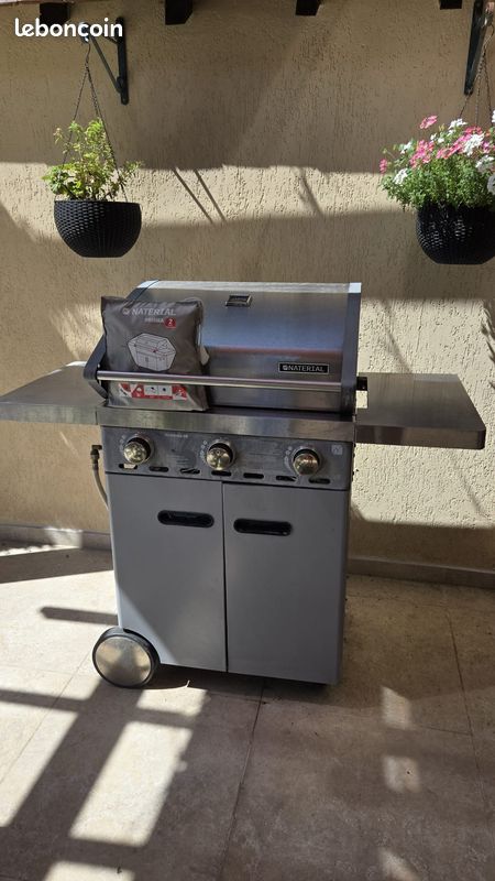 Barbecue à gaz Naterial 3 brûleurs + housse – Très bon état (image 2)