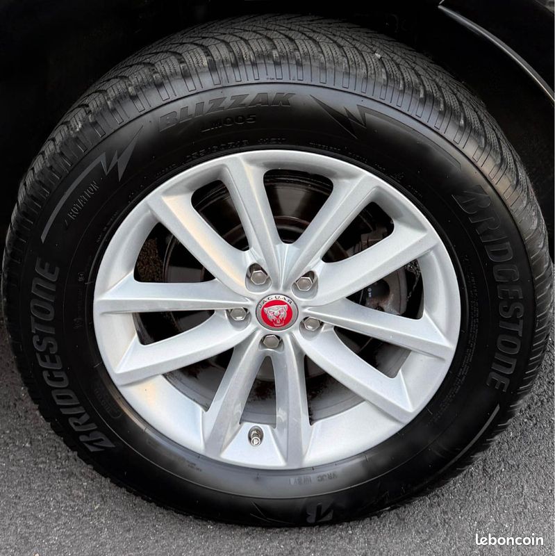 JAGUAR F-PACE - 3.0D - V6 - 300 ch - 4X4 - PORTFOLIO - GARANTIE 3 MOIS (image 10)
