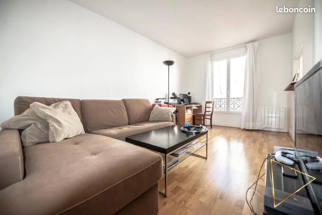 Appartement 1 pièce 27 m² · à Paris · 27 m² · 270 000 €