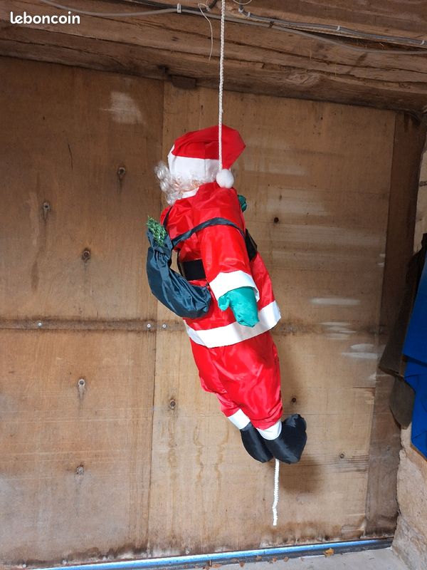 Déco père Noël suspendu extérieur (image 2)