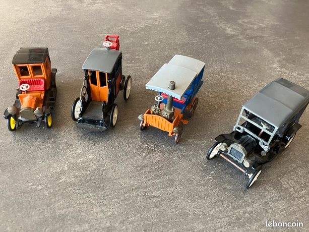 Lot de 11 voitures anciennes de collection - Ressourcerie Histoires