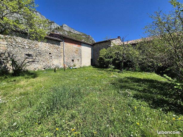 Maison 8 pièces 380 m²