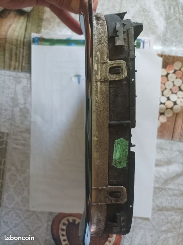 Vend Calandre BMW E39 530d bon état général D'origine (image 2)