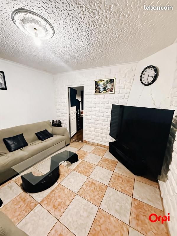 Immeuble 9 pièces 160 m² · à La Courneuve · 160 m² · 519 000 €