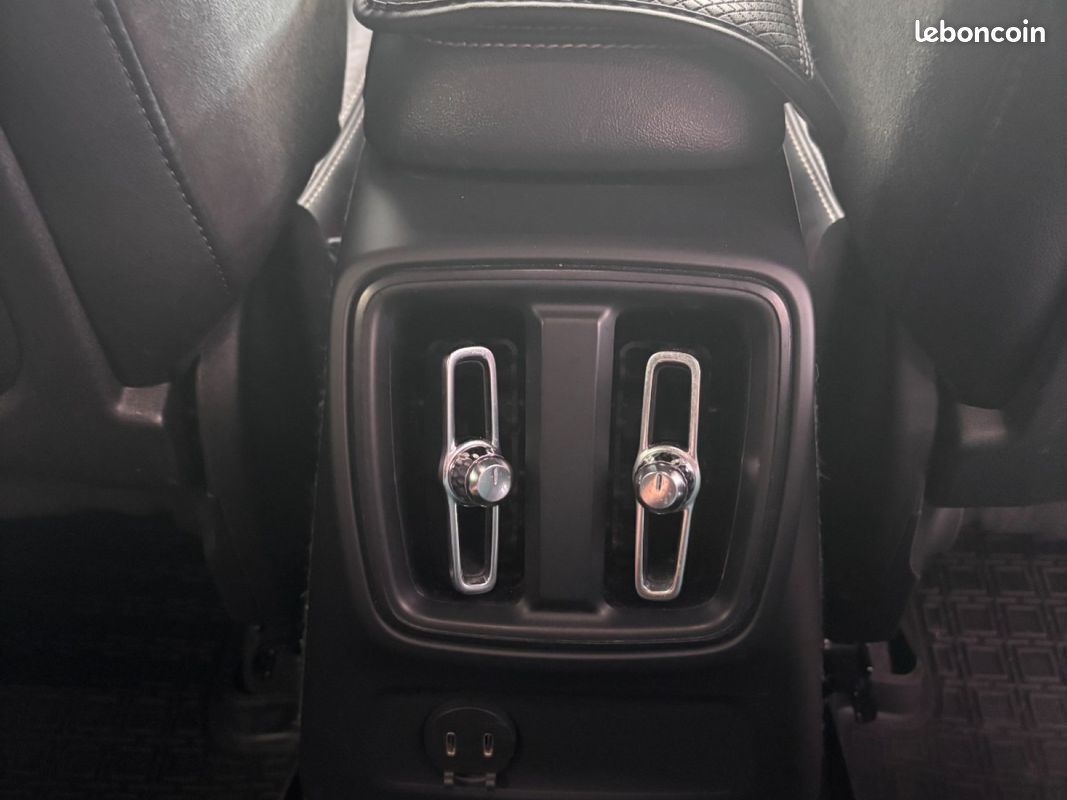 VOLVO XC40 T5 Recharge 180+82 ch DCT7 R-Design (image 28)